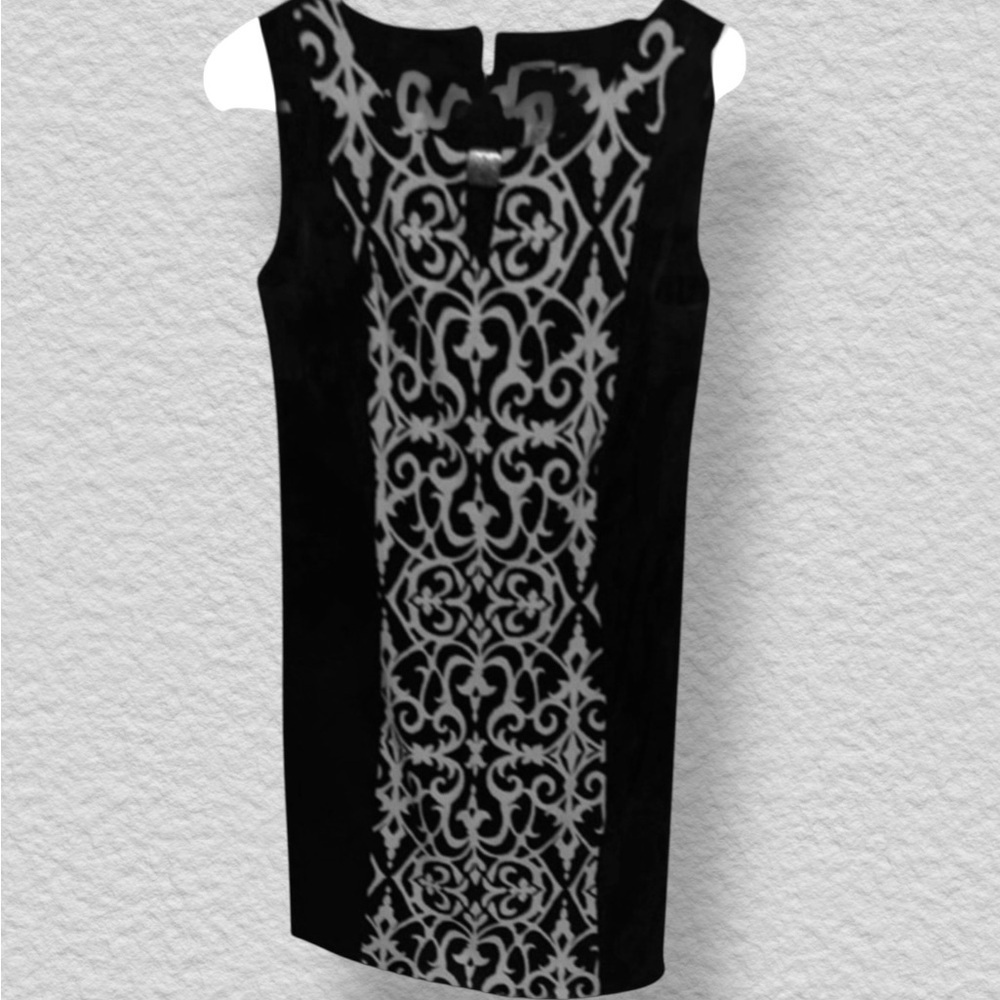 🌺EMMA & MICHELE SLEEVELESS DRESS